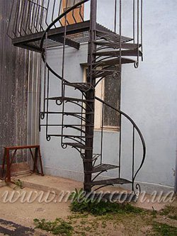 винтовая металлическая лестница