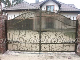 кованые распашные ворота